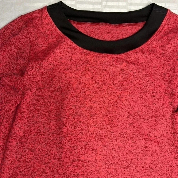 NWT reg 90$ Sofibella long sleeve T Shirt,top.
Colorblock,activewear,Athleisure - Picture 13 of 14